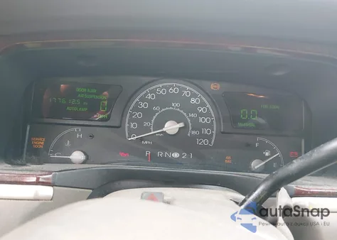 2003 Lincoln Town Car Signature из США, поврежденный, VIN 1LNHM82W33Y697642